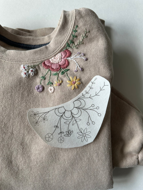 Long-sleeve shirt with spring flower embroidery